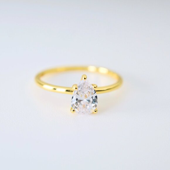 Brilliant Large Pear Cut Solitaire Crystals 5 Prongs Ring 18K Gold S925 Silver - Picture 1 of 8